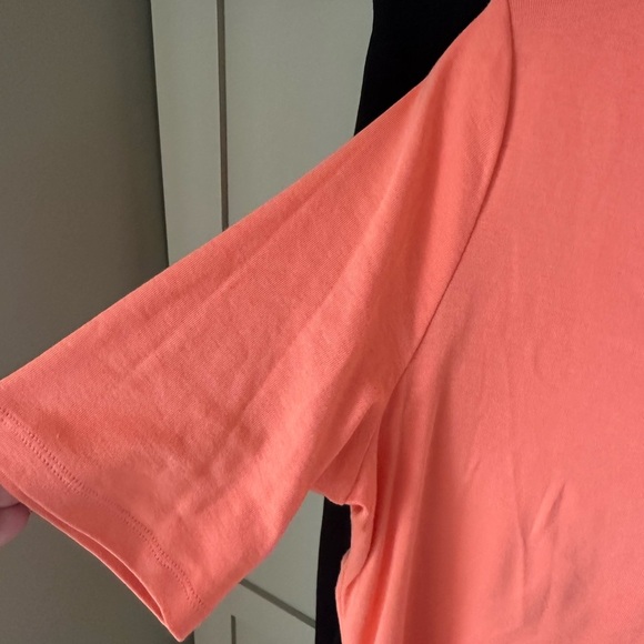 NWOT Talbots Women's Coral Short Sleeve V-Neck Tee SZ L - Picture 3 of 7